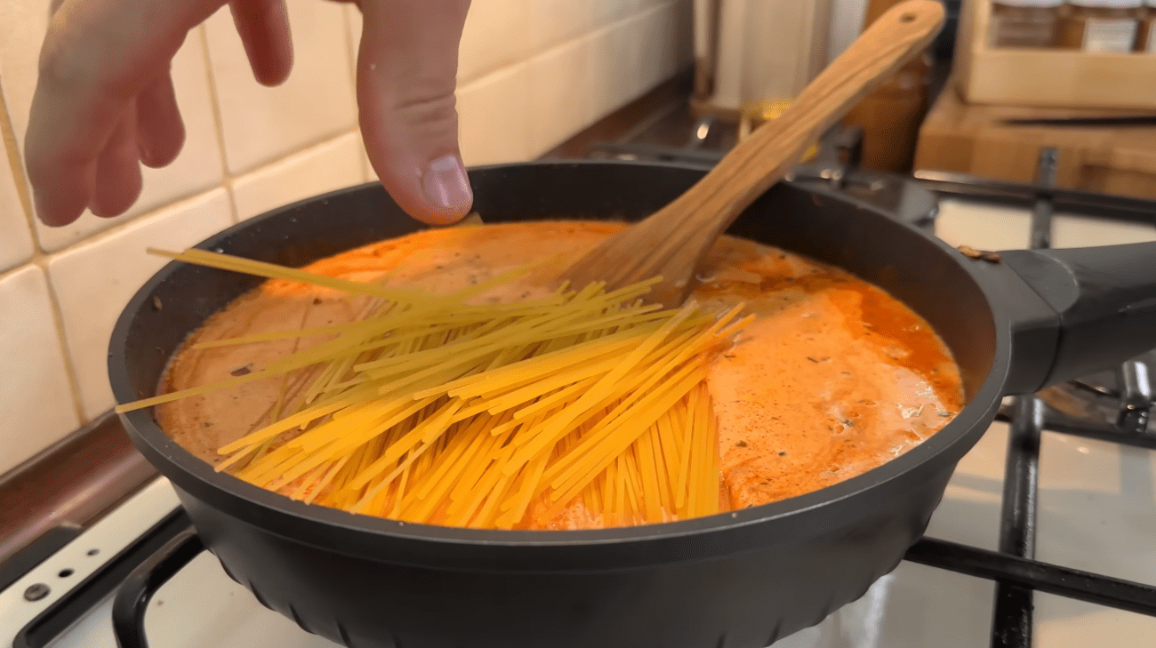 Рецепт на вихідні зі спагеті, фаршу, овочів та дуже смачної підливки