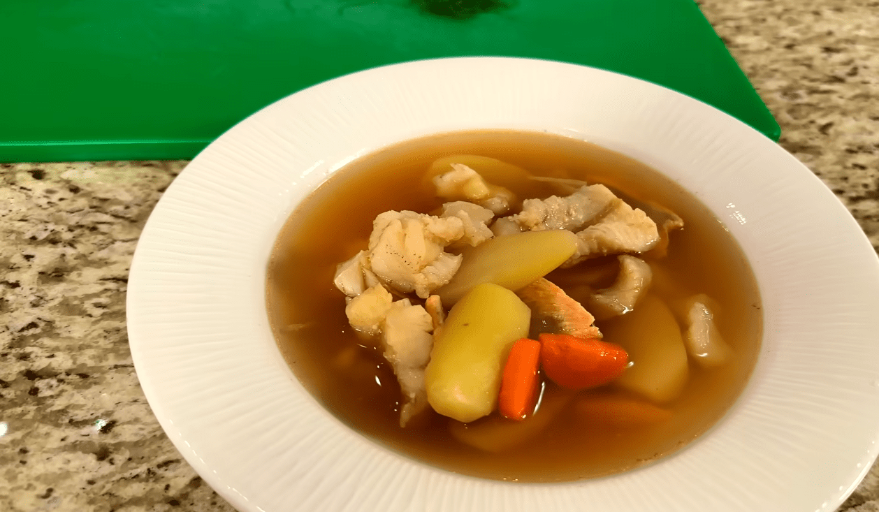 Рецепт густої та ситної юшки за справжні копійки без м'яса