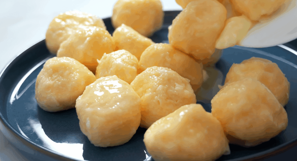 Напрочуд економно та дуже ситно: киянки готують швидкі галушки з сиром буквально за копійки 