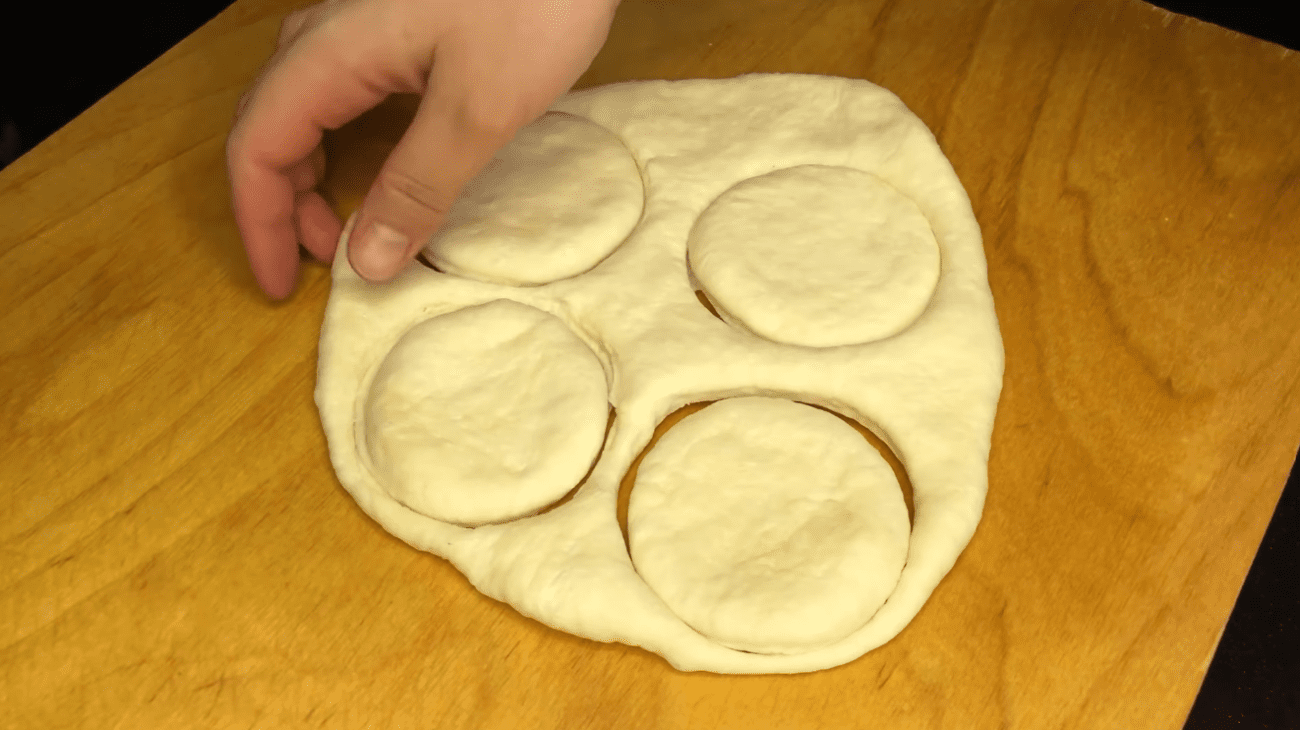 Рецепт домашнього хліба на сковороді без дріжджів та соди