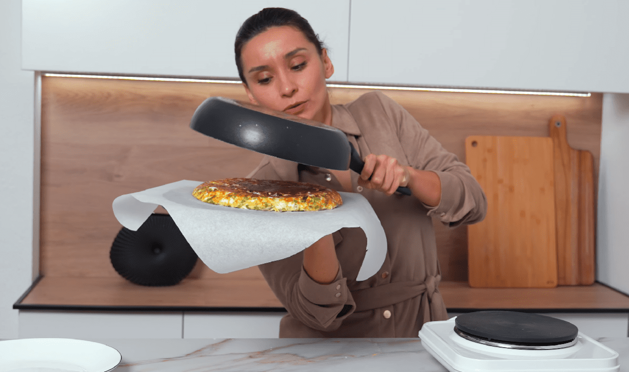 Рецепт супер корисного та поживного сніданку з сиру та яєць