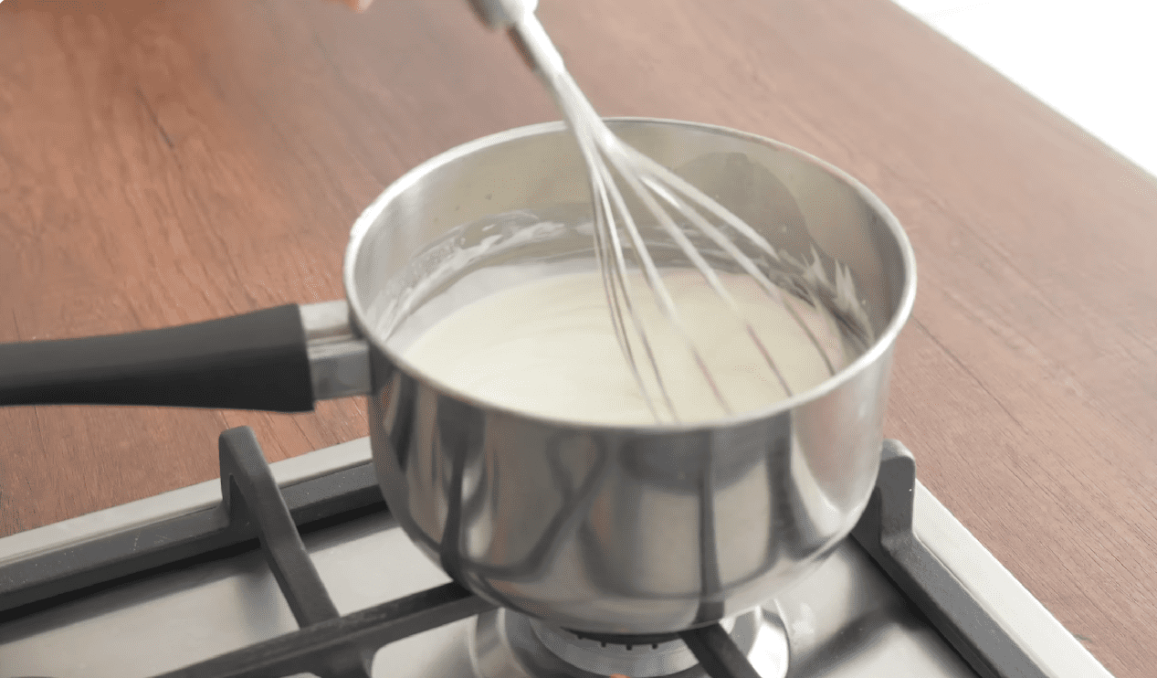 Кулінари розповіли, як зробити вдома справжній вершковий сир із 2 інгредієнтів