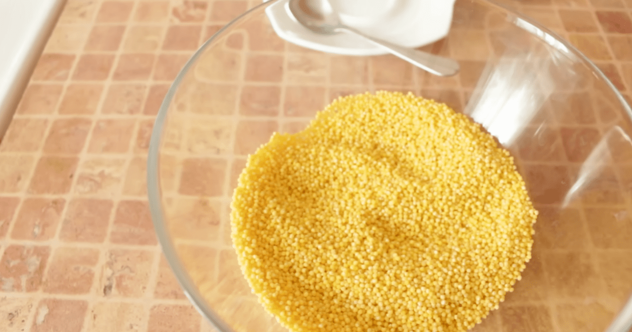 Кулінарі розповіли, як готувати смачну пшеничну кашу на воді та молоці