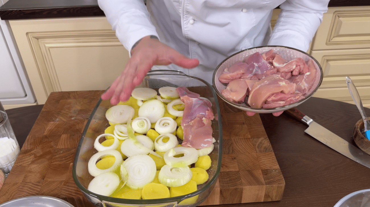 Рецепт повноцінного обіду або вечері на велику родину з курячого стегна