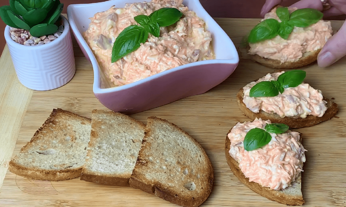 Рецепт найсмачнішої намазки з плавлених сирків по-єврейськи