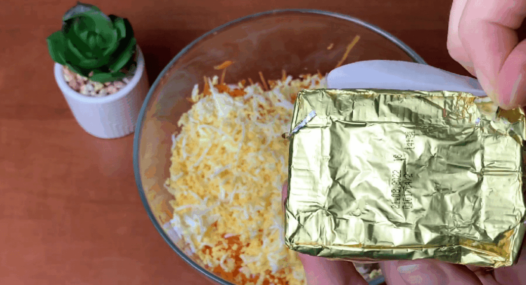 Замість паштету готую єврейську намазку з 2 плавлених сирків: смак багатший і ціна втричі нижча 