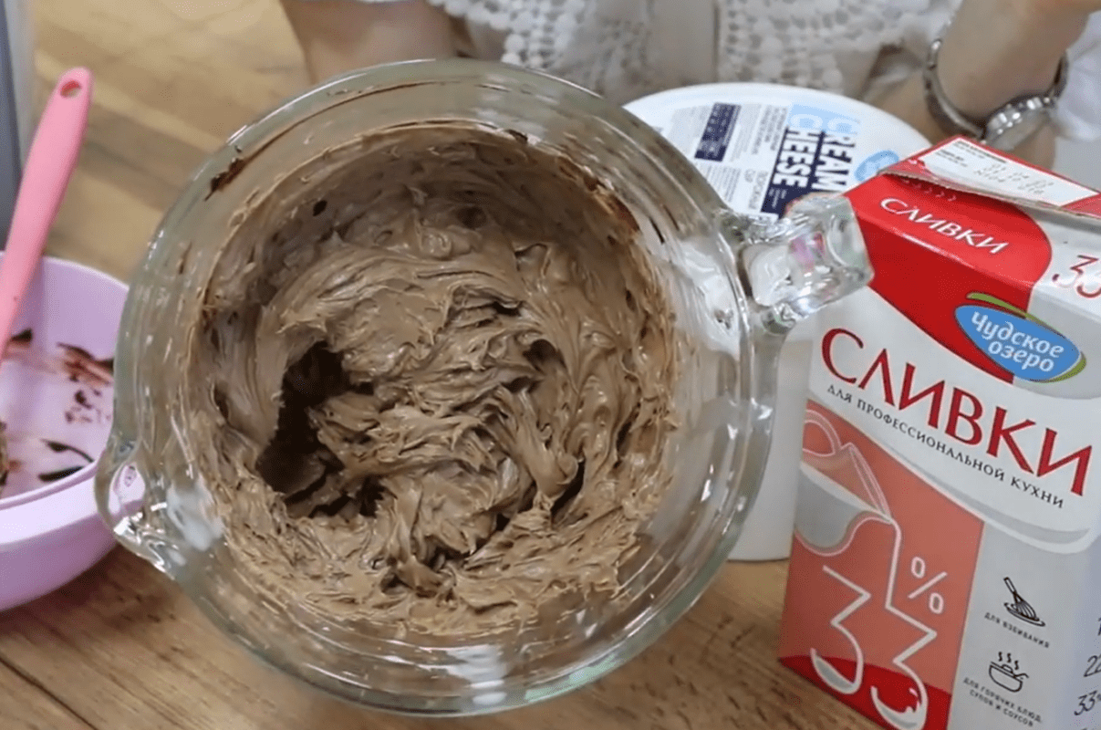 Кулінари розповіли, як приготувати шоколадний крем для торту без цукру