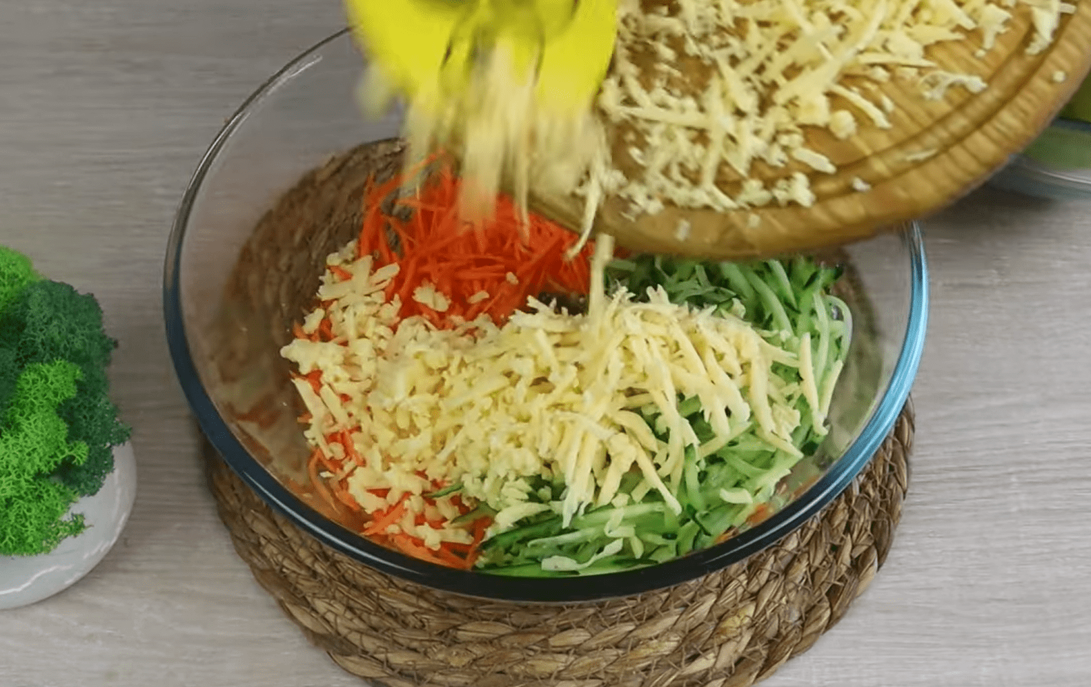 Рецепт смачного і соковитого салату з трьох інгредієнтів