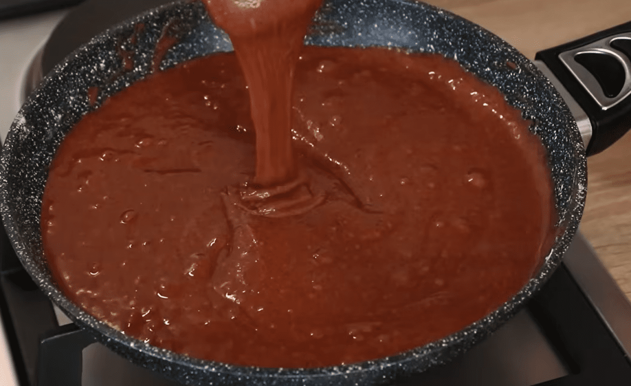 Кулінари розповіли, як приготувати смачний шоколадний торт на сковороді