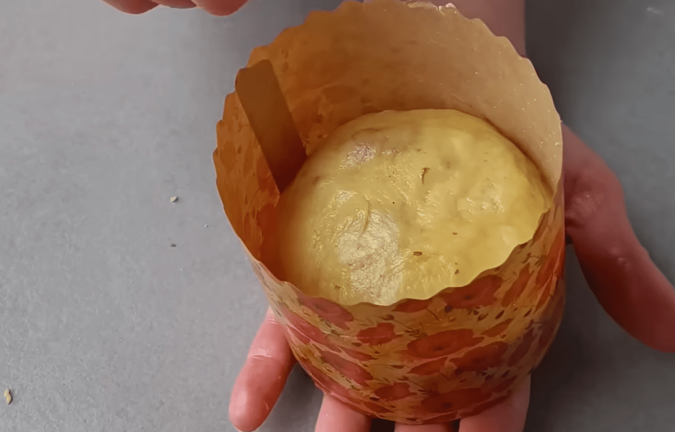 Кулінари поділились рецептом пухкої паски з пряженого молока. Фото: скриншот з відео