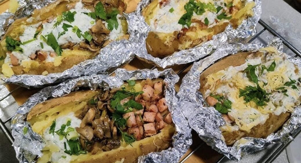 Не лише пюре або смажена: як смачно приготувати картоплю – ідеально на святковий стіл 