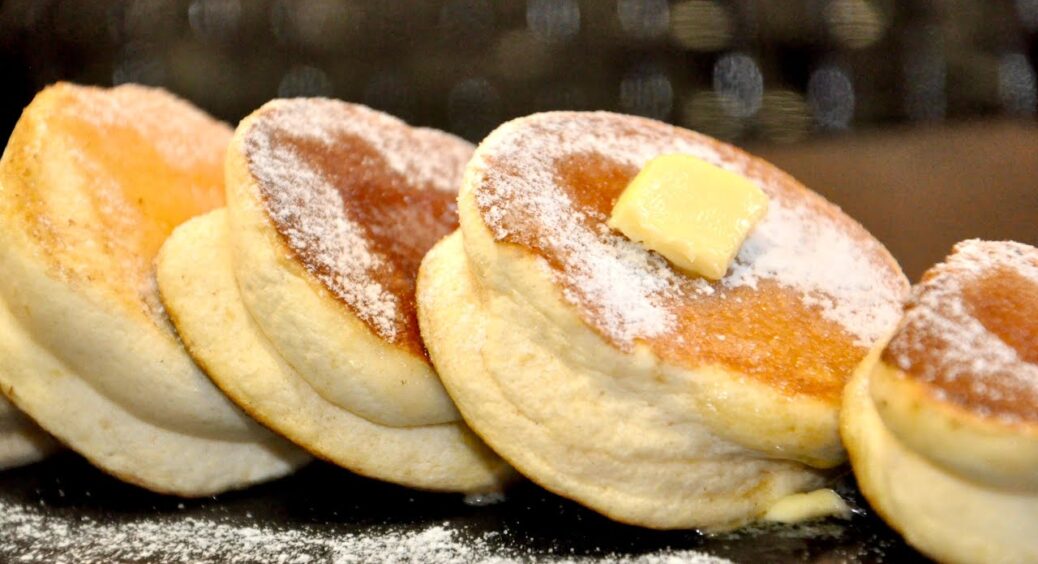 Жодної соди та кефіру: готую оладки по-японськи – ніжні як суфле, і шалено смачні 