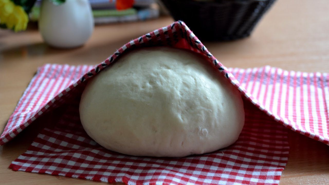 Рецепт тіста на пиріжки та пироги без яєць і молока