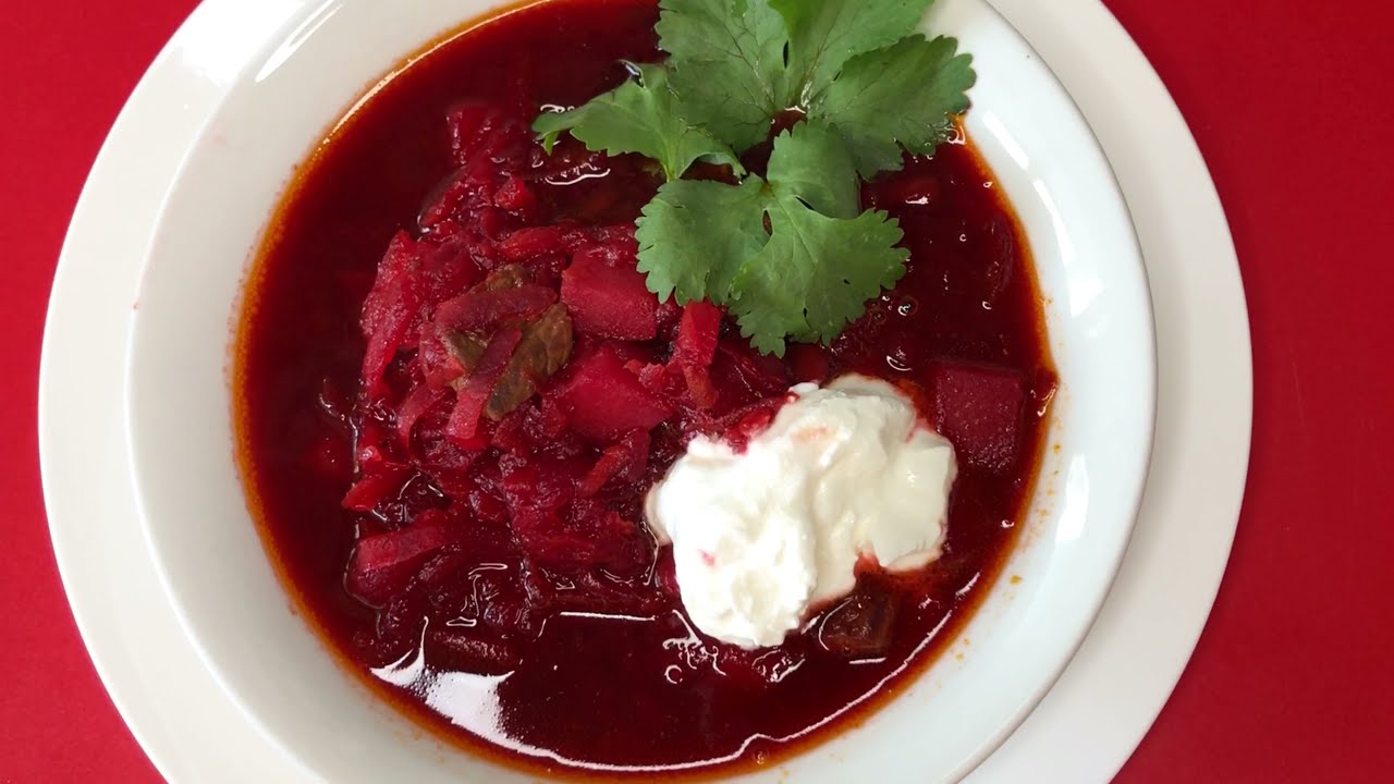 Кулінри розповіли, чим замінити в борщі білокачанну капусту