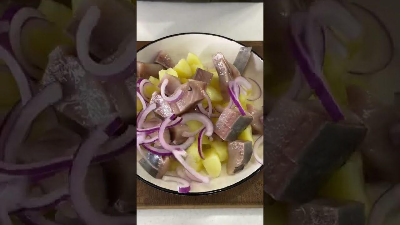 Рецепт весняного салату з оселедцю та картоплі