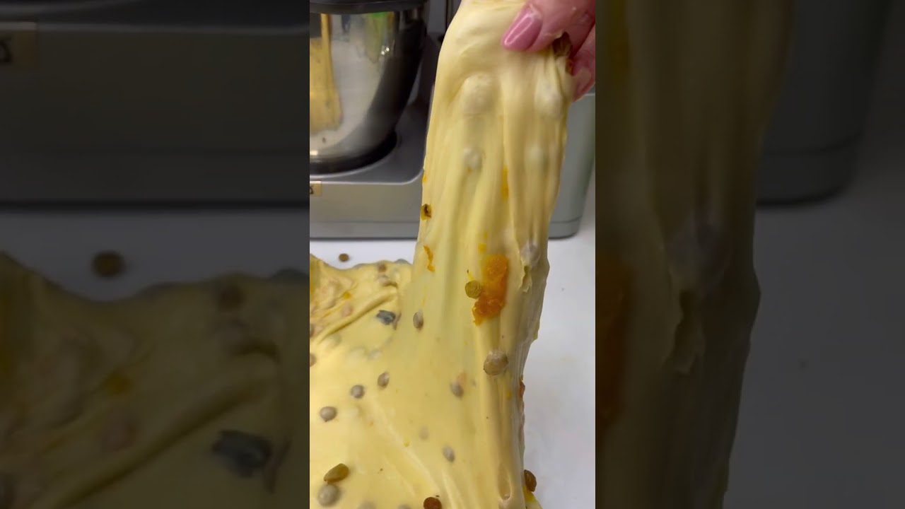 Рецепт пухкого тіста на живих дріжджах для великодньої паски 