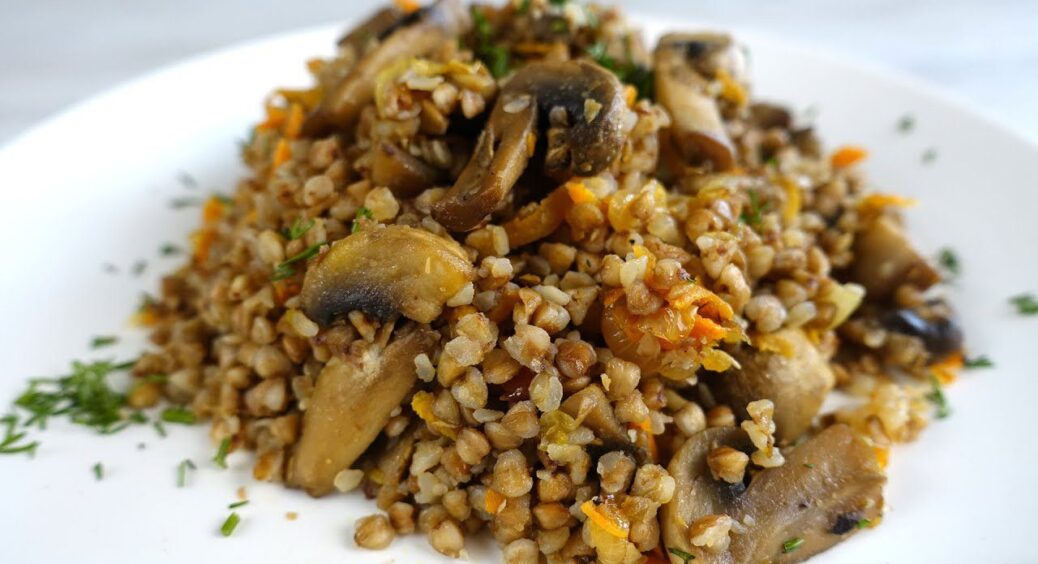 Замість сметани і масла додаю у гречану кашу 1 ложку ось чого: смачно навіть на другий день 