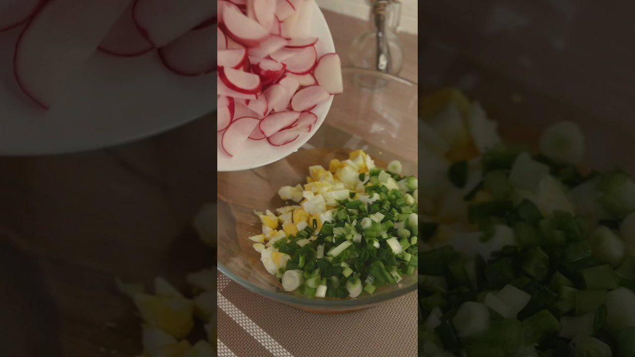 Рецепт весняного салату з редиски та яєць