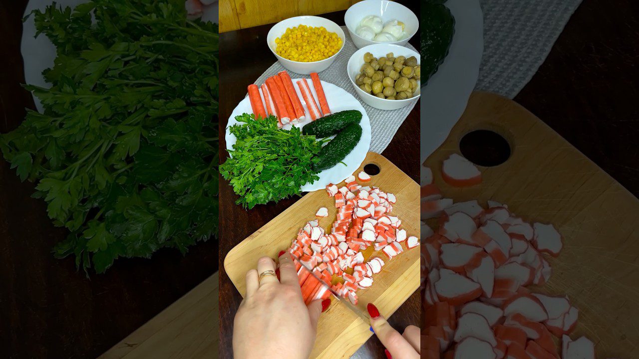 Рецепт салату Рожевий Фламінго з буряком і крабовими паличками