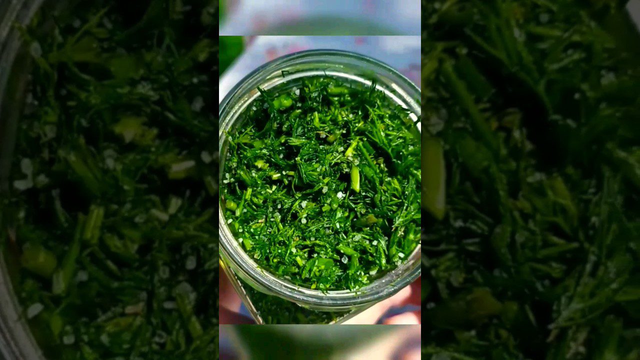 Рецепт м'яких коржів із зеленню укропа