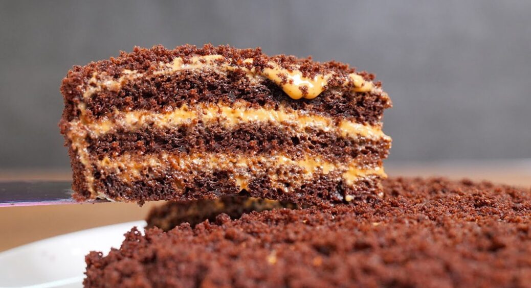 Без міксера та вагів: дуже смачний і бюджетний торт “Анжеліка” — готую на кожне свято 