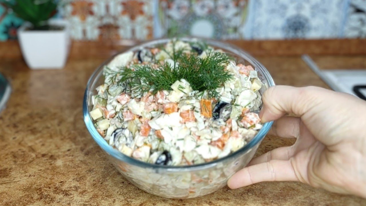 Шеф-кухар розповів, чим замінити в салатах крабові палички