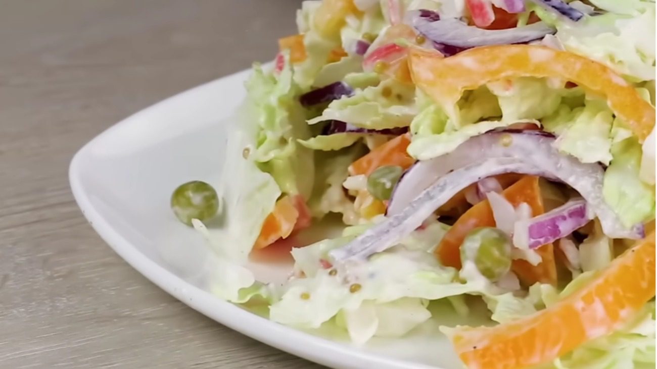 Кулінари дали рецепт нового модного салату з пекінської капусти Кулінари дали рецепт нового модного салату з пекінської капусти