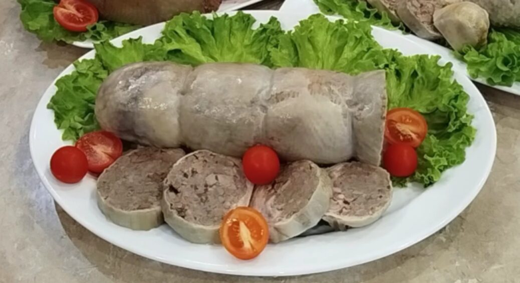 У фарш лише субпродукти: печінка, шлуночки. Жодного м’яса. Це найбільш Одеська з Одеських страв 