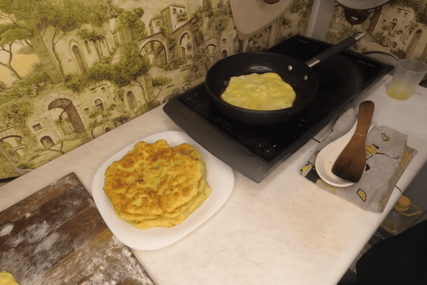 Кулінари розповіли, як приготувати плесканці, використовуючи воду та борошно