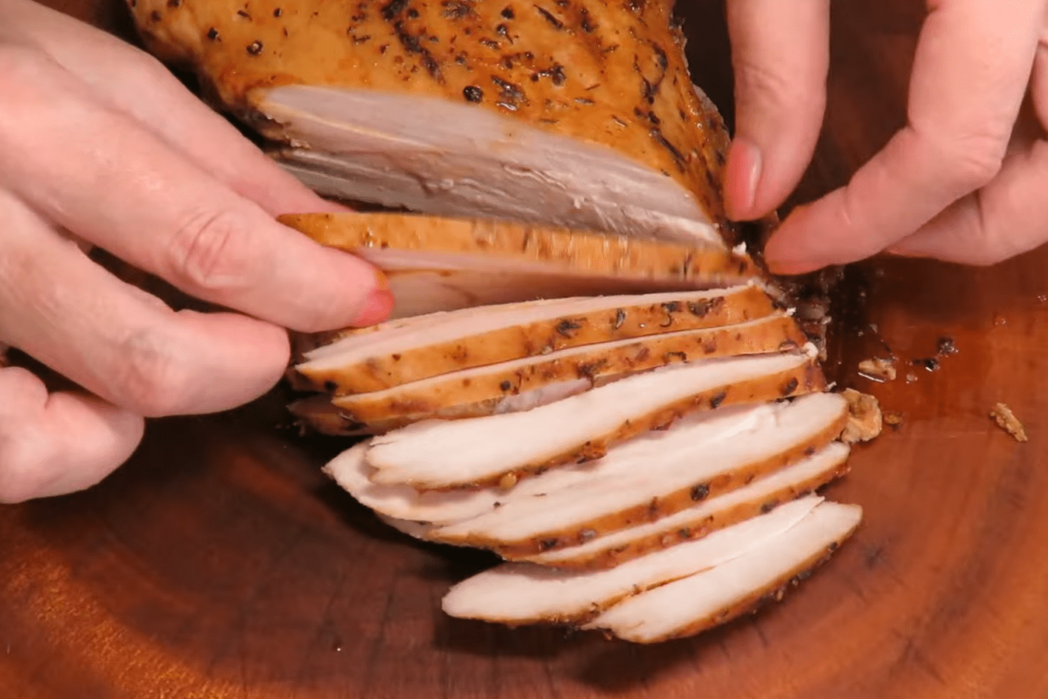 Кулінари поділились рецептом ніжної пастроми з індички на Великдень 2026