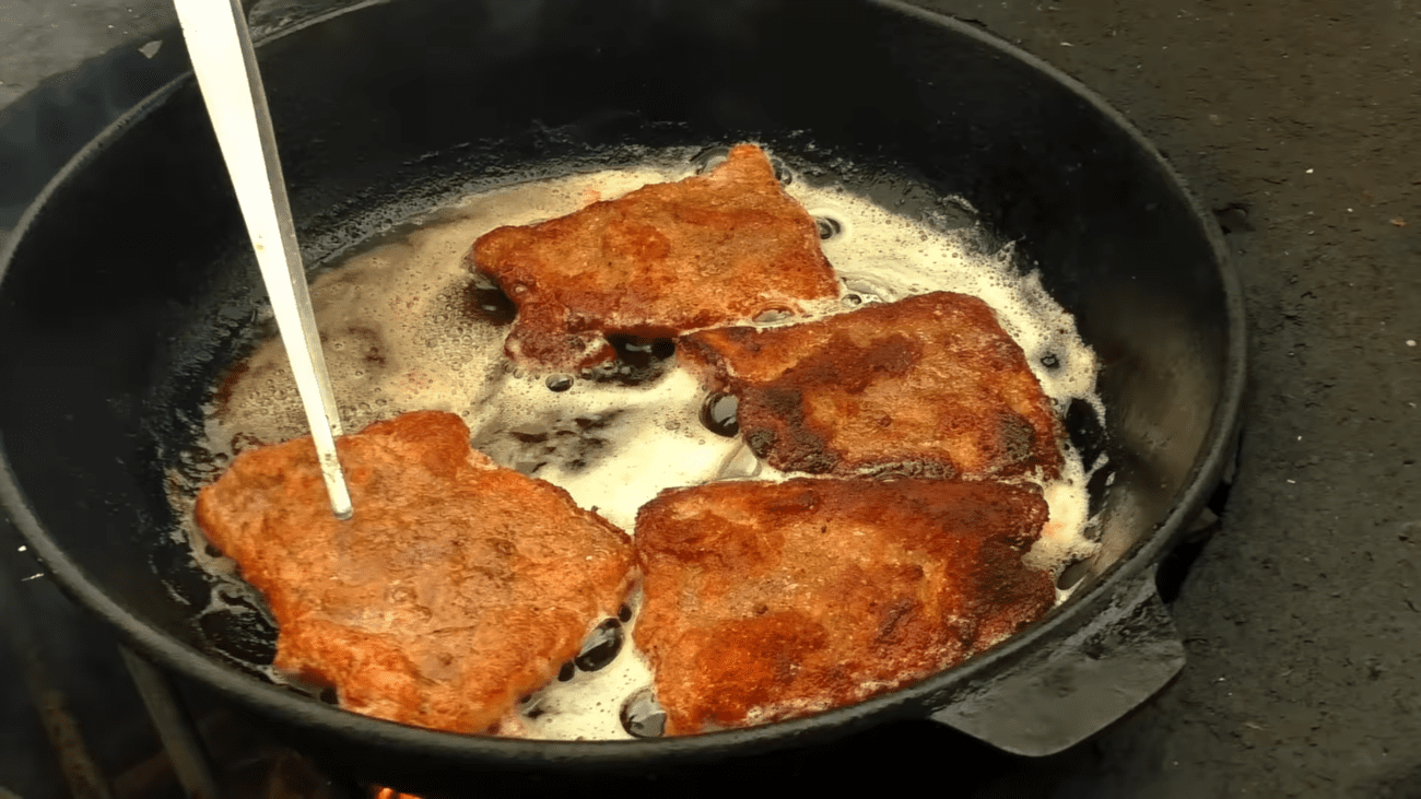 Кулінари поділились простим рецептом відбивних із сала нашвидкуруч