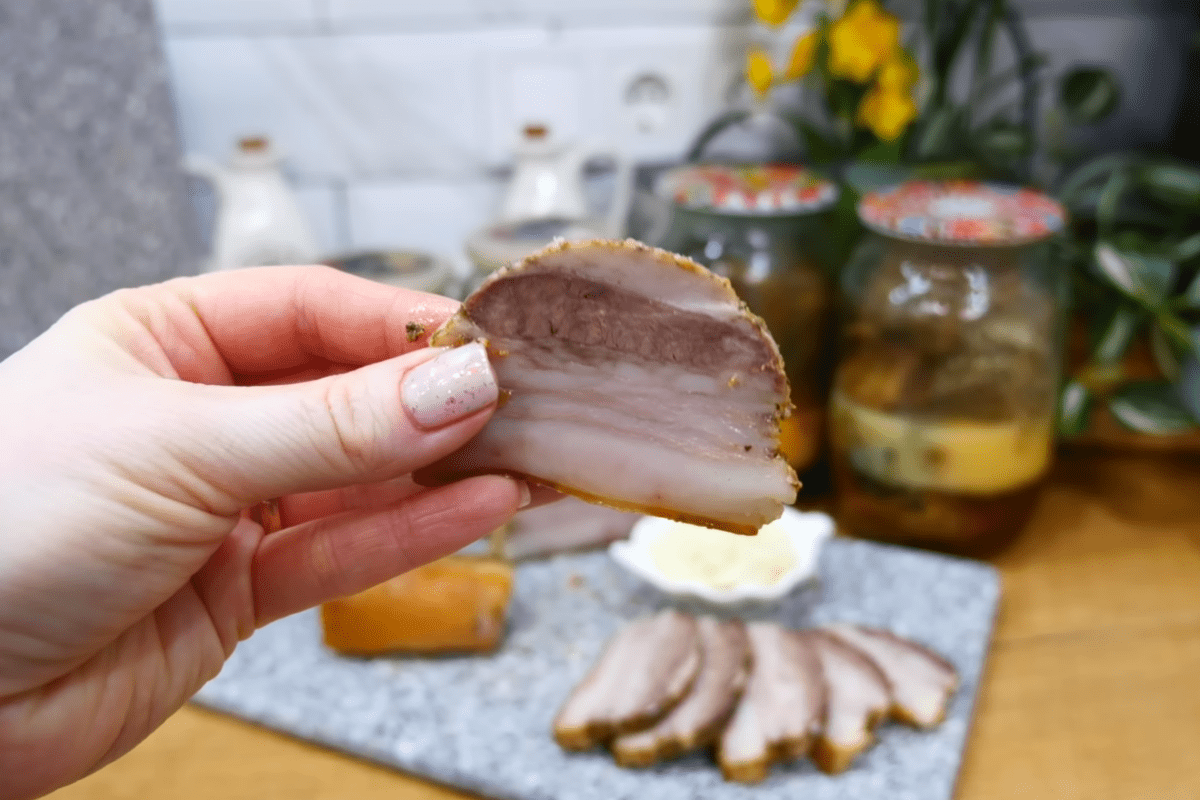 Кулінари поділились рецептом швидкої закуски – запечене сало в банці Кулінари поділились рецептом швидкої закуски – запечене сало в банці