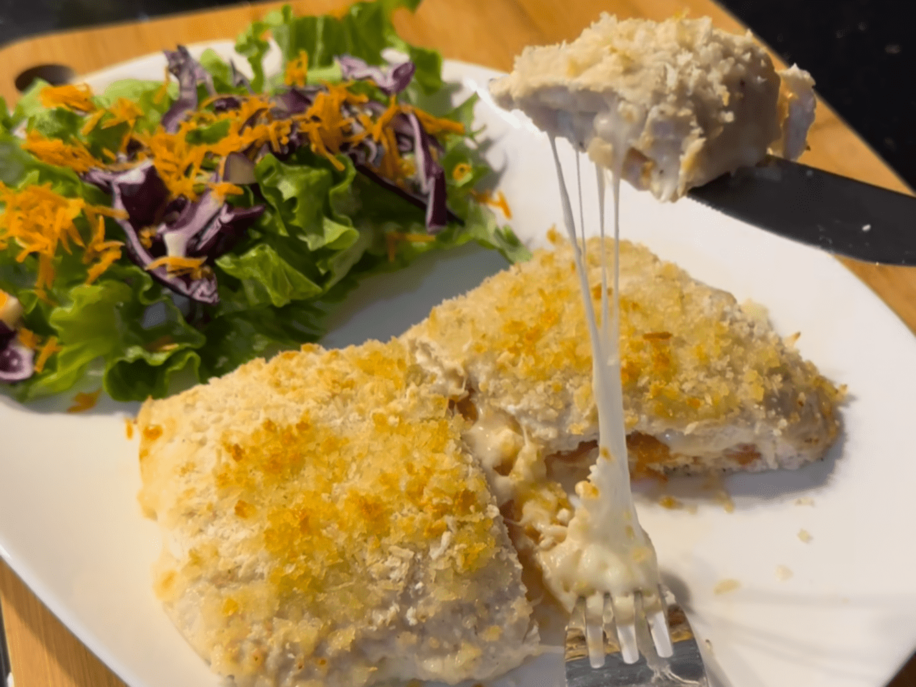 Кулінари розсекретили, як приготувати соковиті курячі конвертики. Фото з Instagram @gunaydnjournal