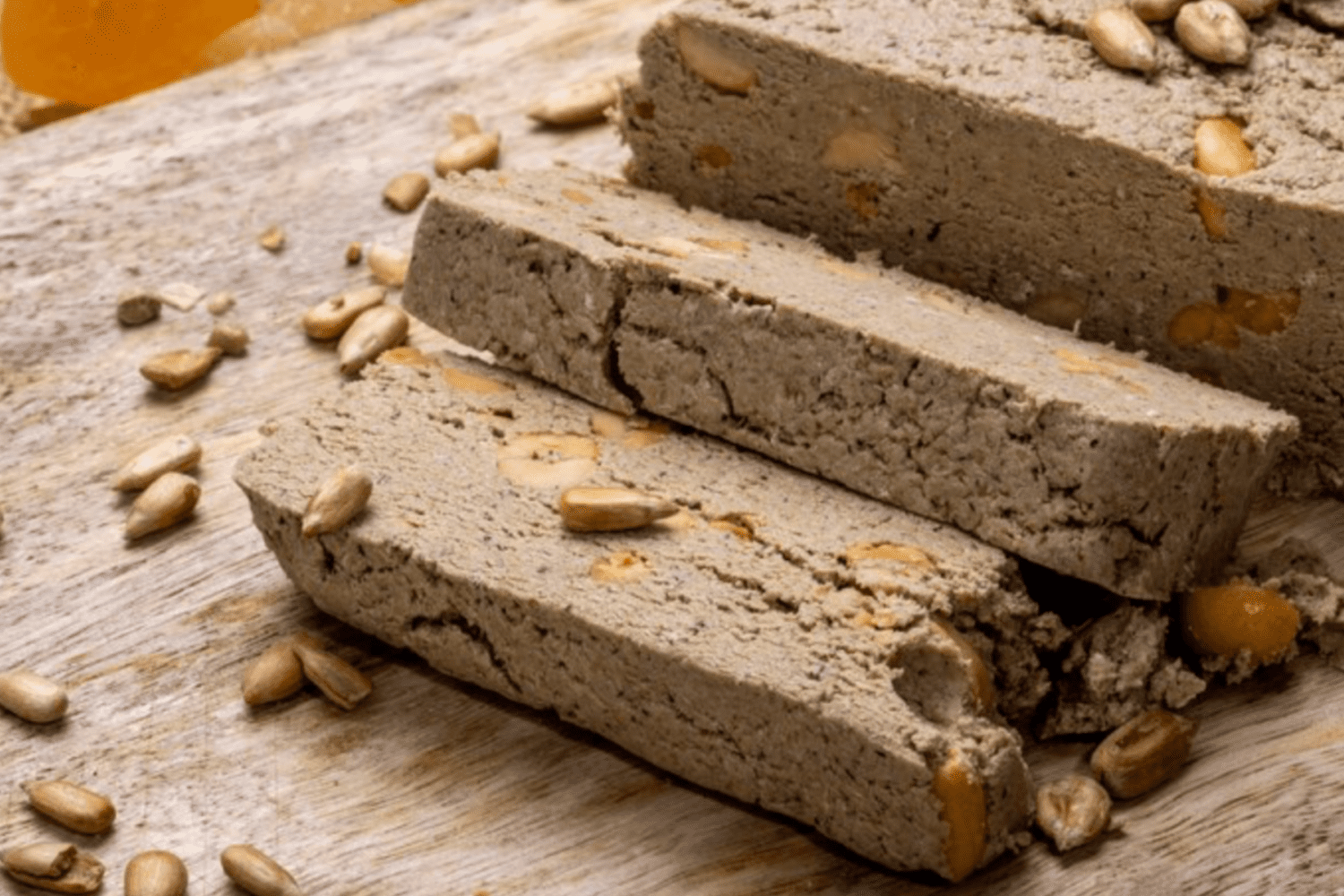 Кулінари поділились рецептом супер смачної халви з бюджетних інгредієнтів. Фото: Freepik Кулінари поділились рецептом супер смачної халви з бюджетних інгредієнтів. Фото: Freepik