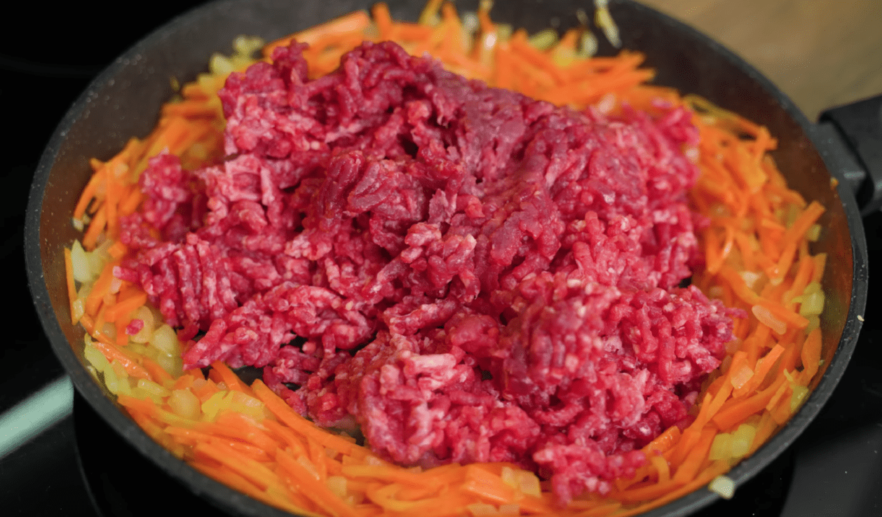 Рецепт плову для лінивих: замість м'яса до рису додаємо фарш