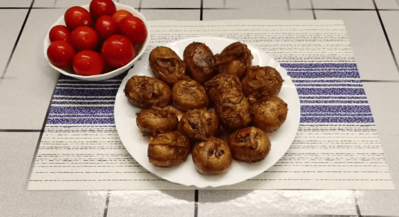 Рецепт картоплі на сковороді, яка виходить як у духовці – просто та смачно