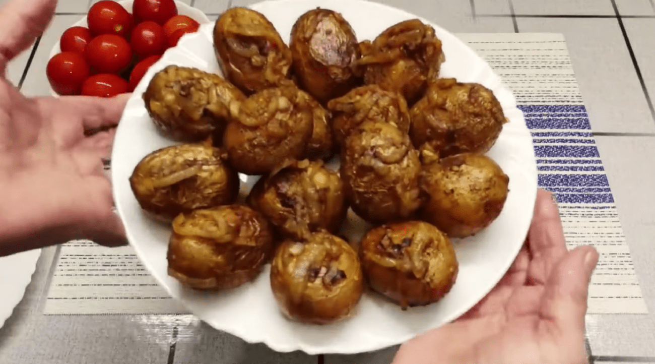 Рецепт картоплі на сковороді, яка виходить як у духовці – просто та смачно