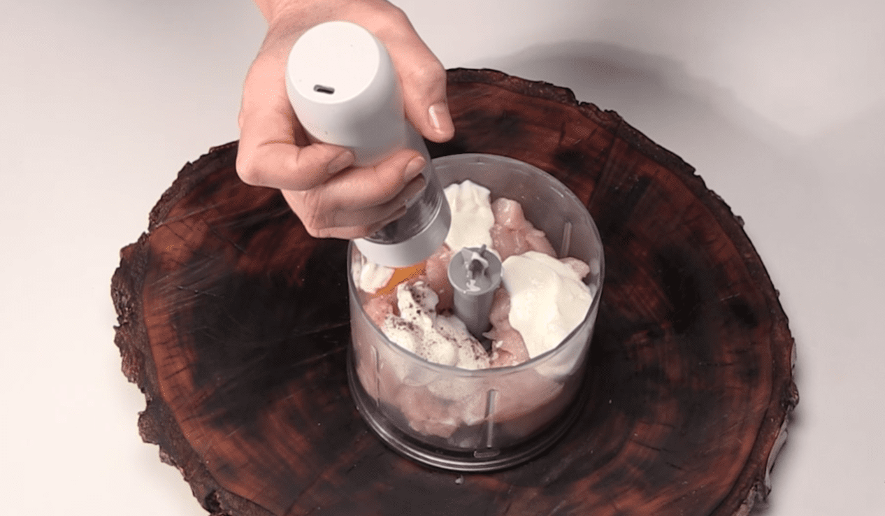 Кулінари розповіли, як із 1 курячої грудки зробити цілу гору смакоти