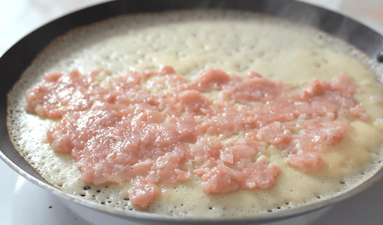 Рецепт млинців із фаршем як чебуреки