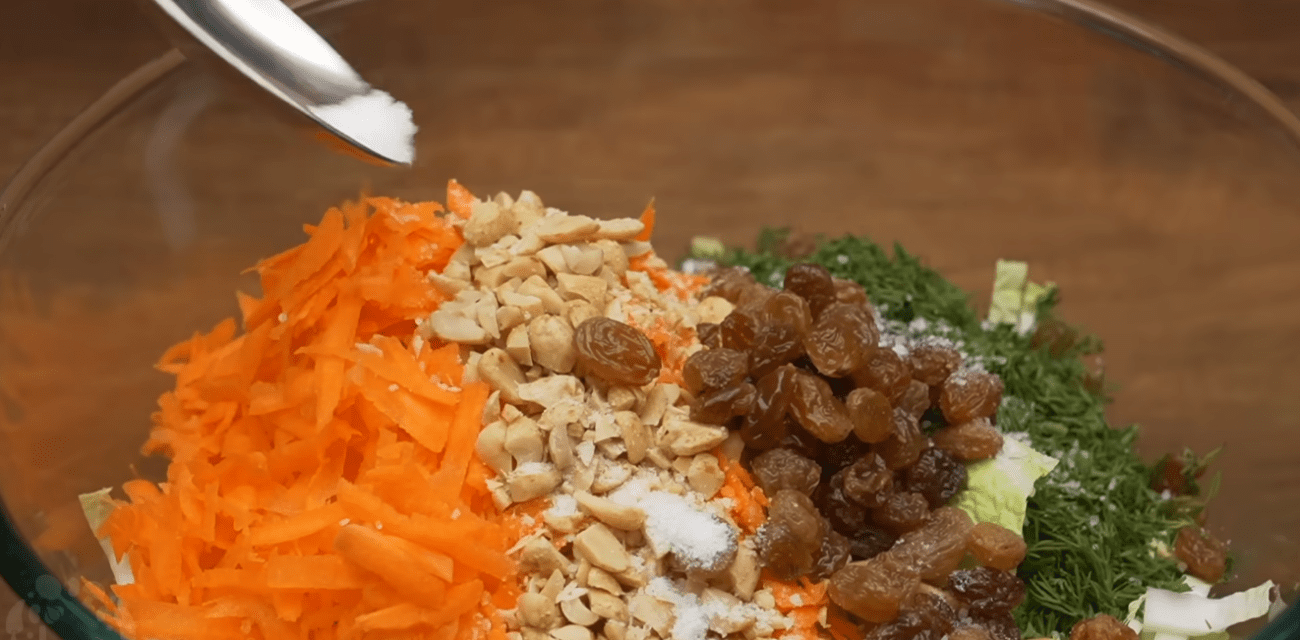 Рецепт найпопулярнішого у 2026 році вітамінного салату з пекінської капусти