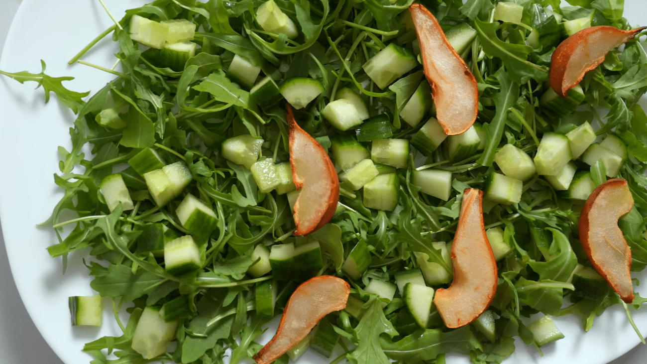 Рецепт простого та корисного салату з курячої печінки для всієї родини