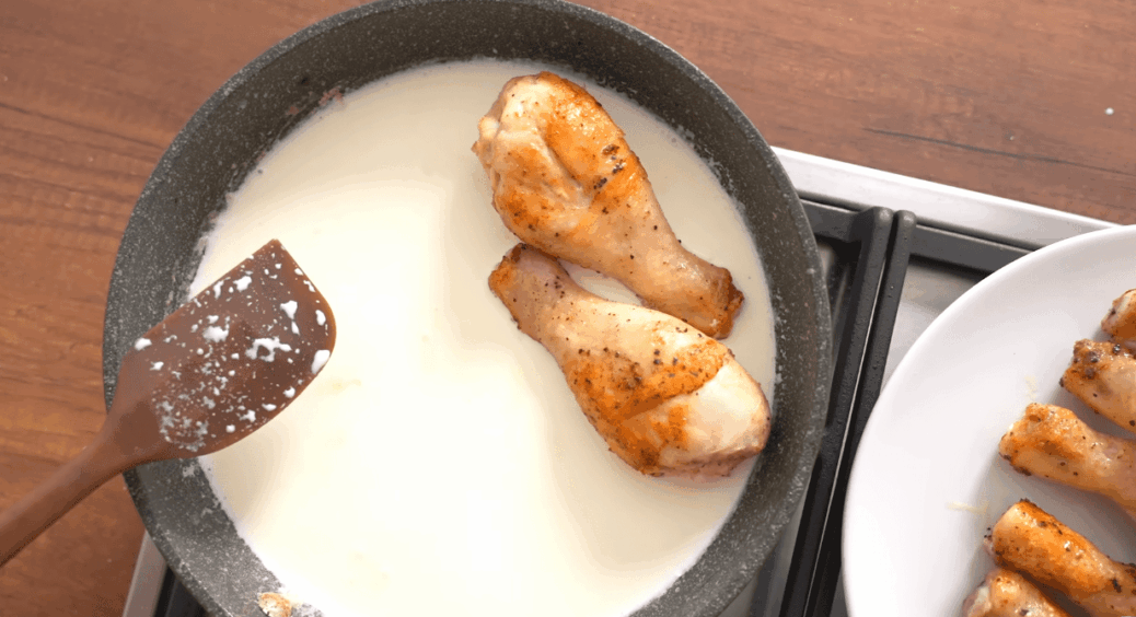 Змішую соус, і на сковорідку з куркою: 30 хвилин – і на кухні смачна вечеря для всієї родини 