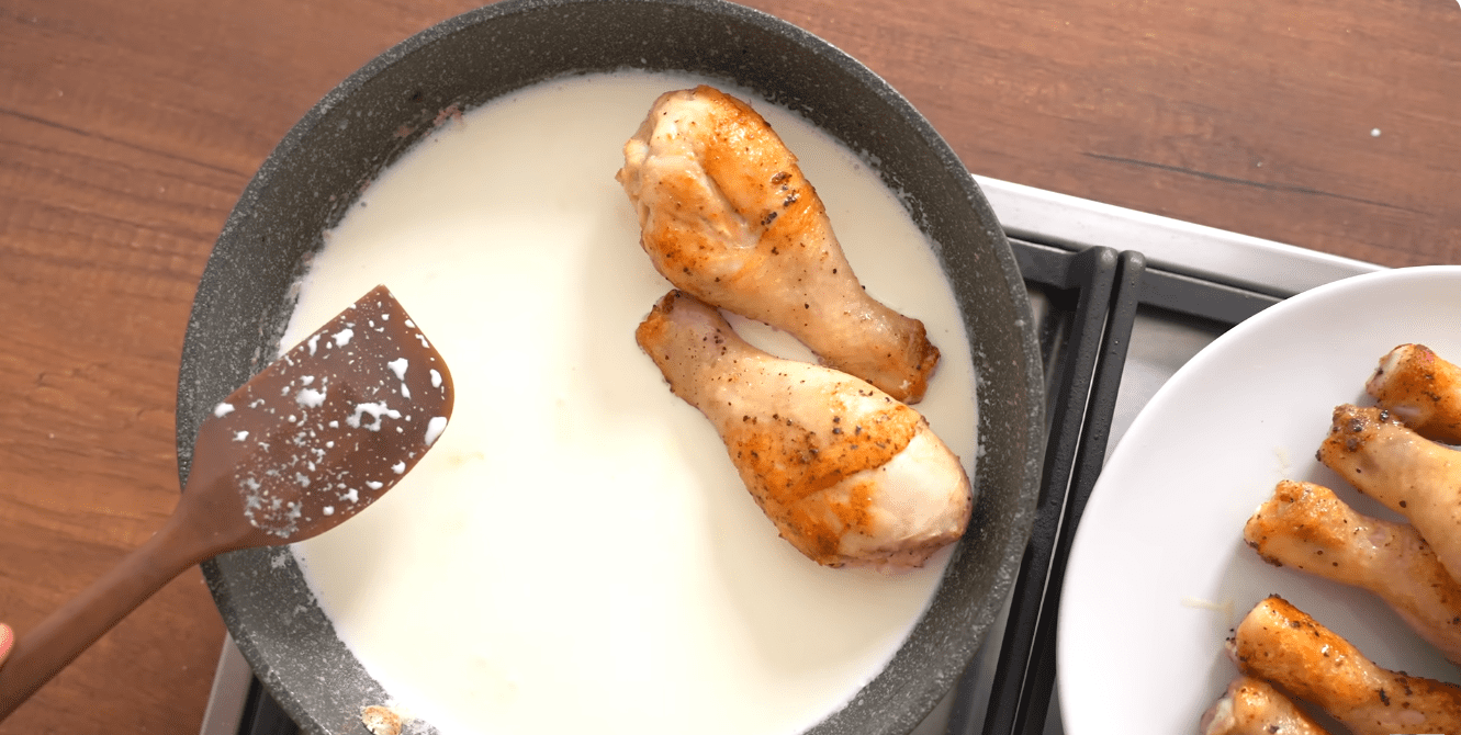 Кулінари розповіли, як приготувати ніжну та хрустку курятину на вечерю