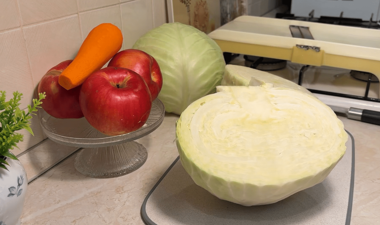 Як смачно заквасити капусту навесні: ідеальний спосіб та маленький секрет