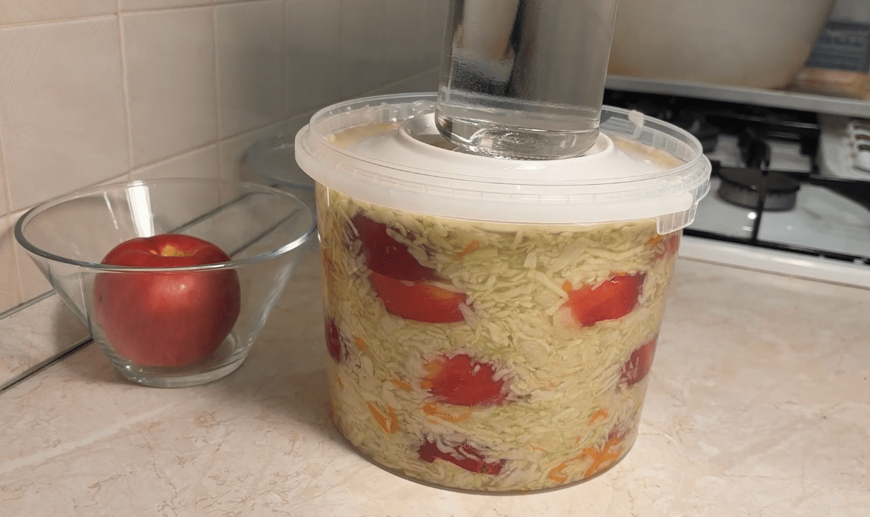 Як смачно заквасити капусту навесні: ідеальний спосіб та маленький секрет