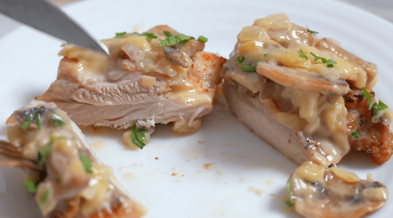 Кулінари розповіли, як приготувати м'ясо по-французьки без духовки