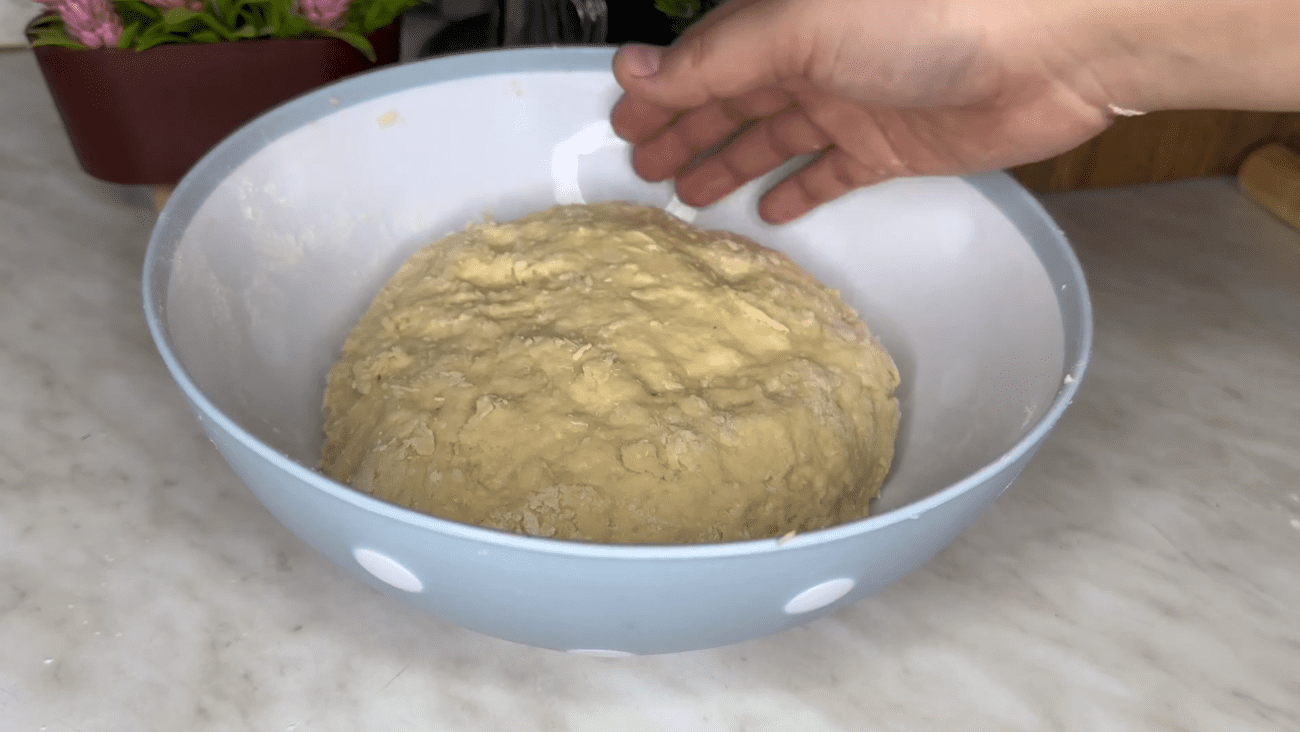 Рецепт пухких коржиків на сніданок замість хліба