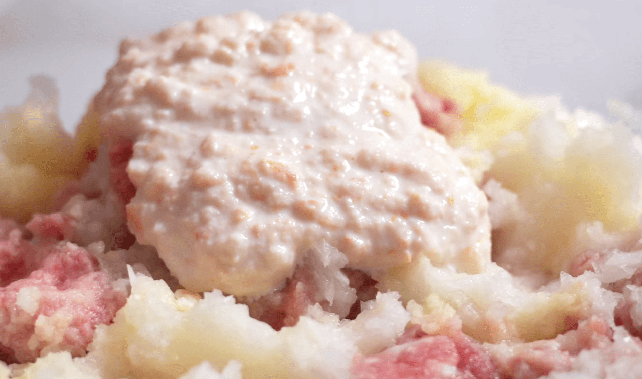 Кухарі розповіли, як із жменьки фаршу зробити цілий таз смачних котлет