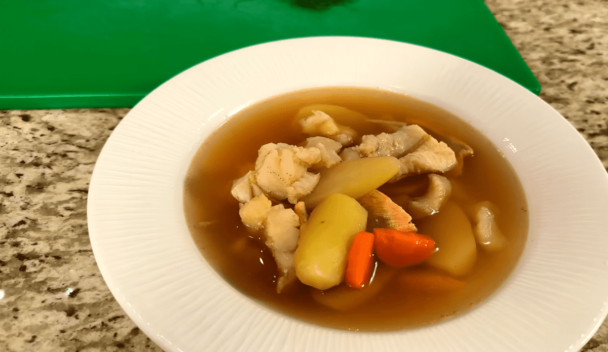 Кухарі розповіли, які 3 страви можна приготувати із цілої рибини