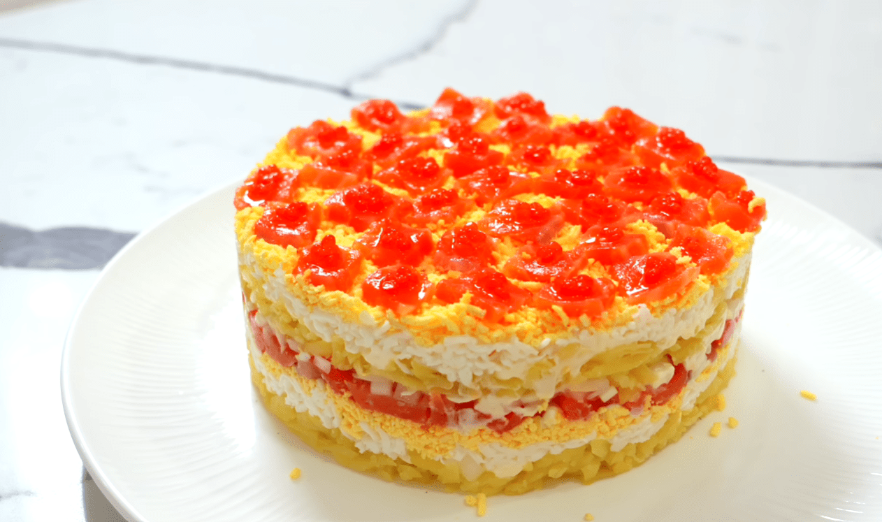 Від смаку цього салату з 5 інгредієнтів мліють абсолютно всі – рецепт